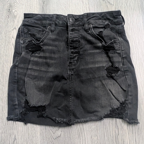 American Eagle Outfitters Dresses & Skirts - American Eagle Hi-Rise Black Distressed Denim Mini Skirt Size 6 Goth Alternative